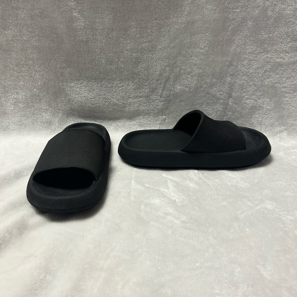 Black Women 4-4.5 Men 3-4 Non Slip Quick Drying Ultra Cushion Slides Sandals